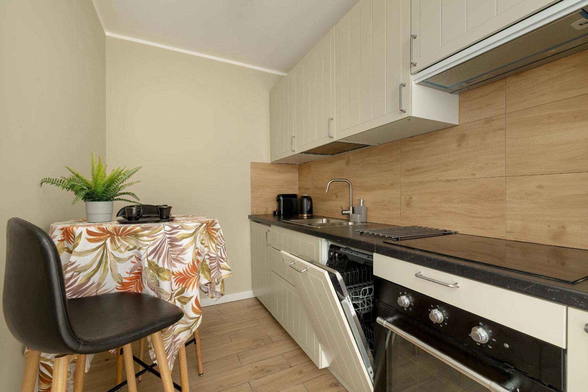 Tysiaclecia Studio Apartament Z Balkonem I Darmowym Parkingiem By Noclegi Renters Katovice Exteriér fotografie